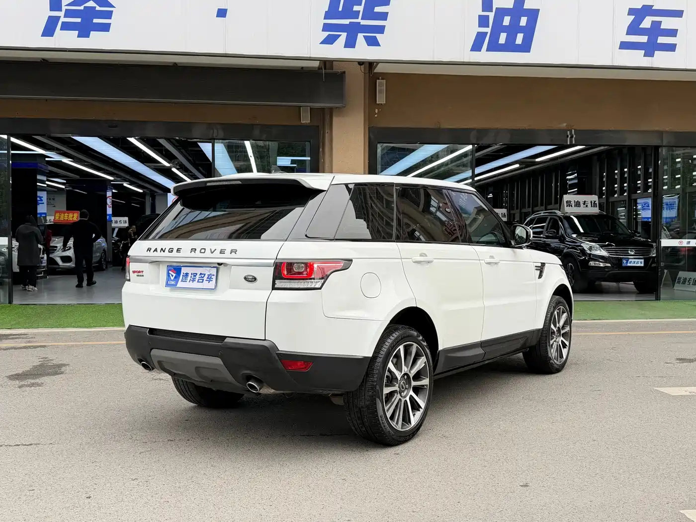 Land Rover Range Rover Sport 2016 3.0 SDV6 HSE фото 14