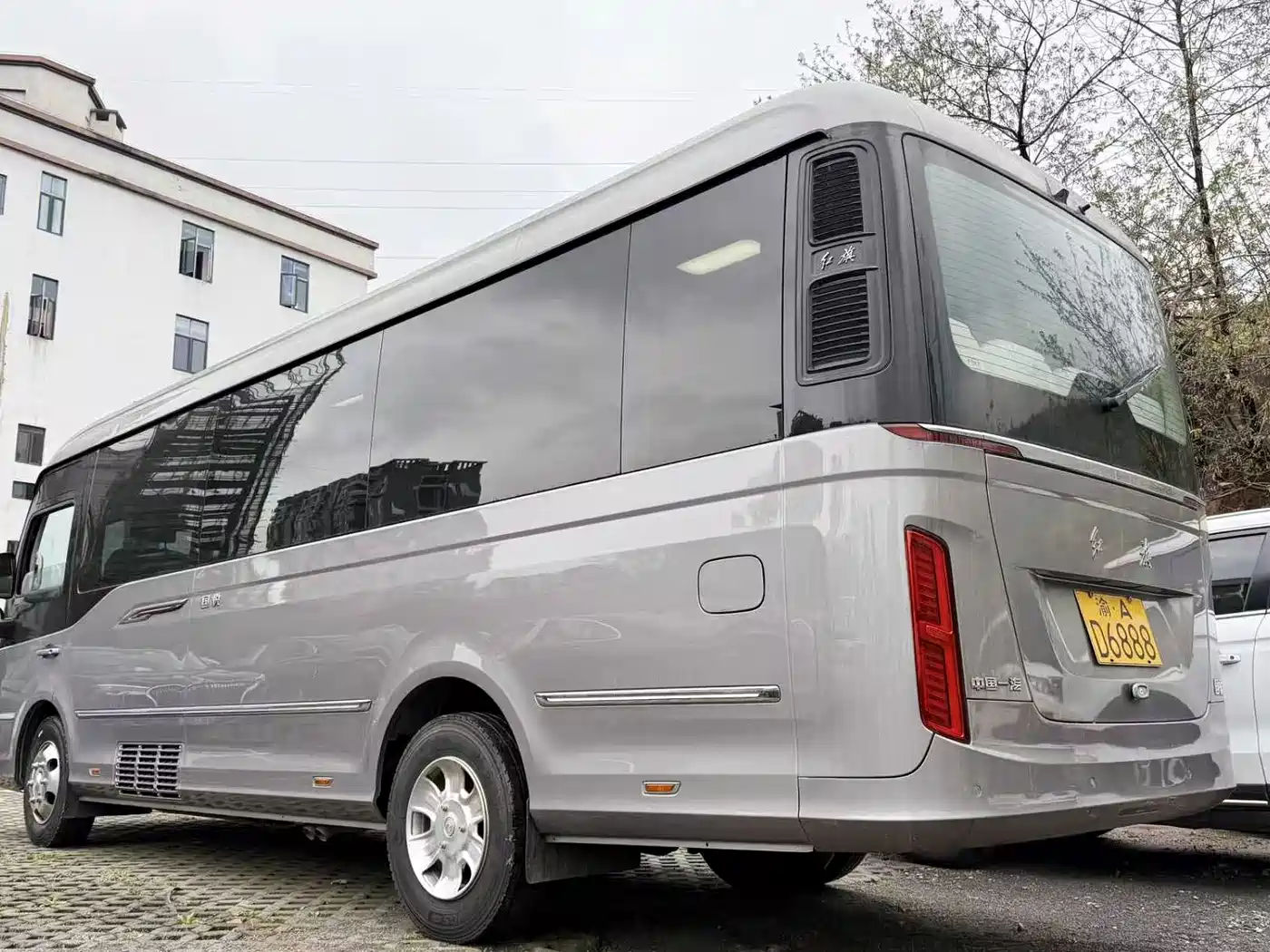 Hongqi Guoyue 2024 3.0T Flagship Edition 17-seater фото 4