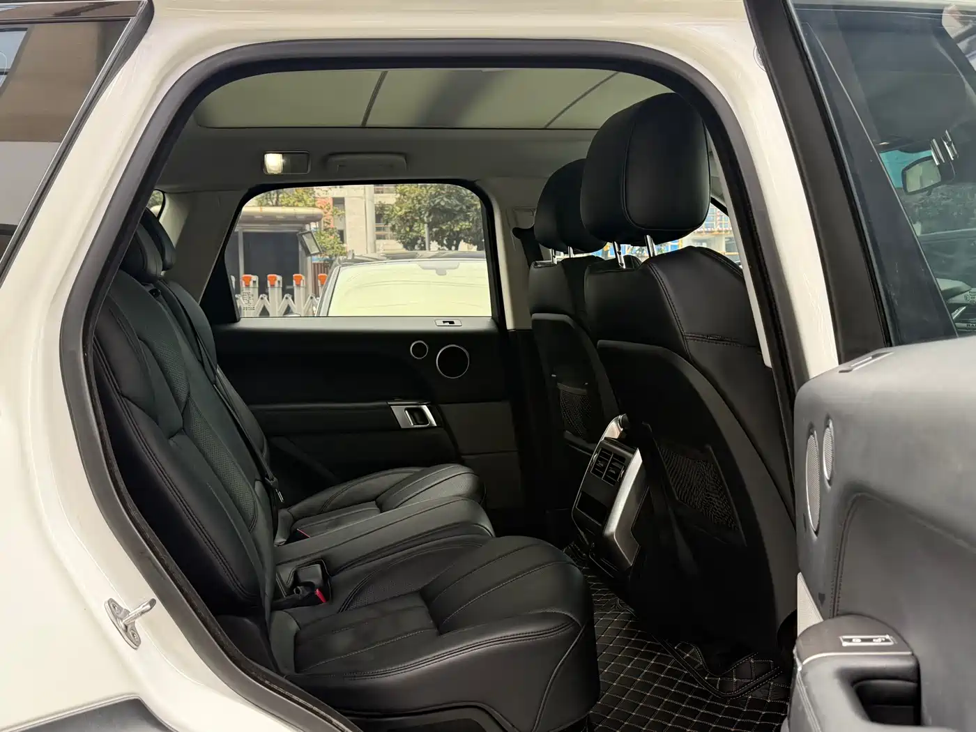 Land Rover Range Rover Sport 2016 3.0 SDV6 HSE фото 9