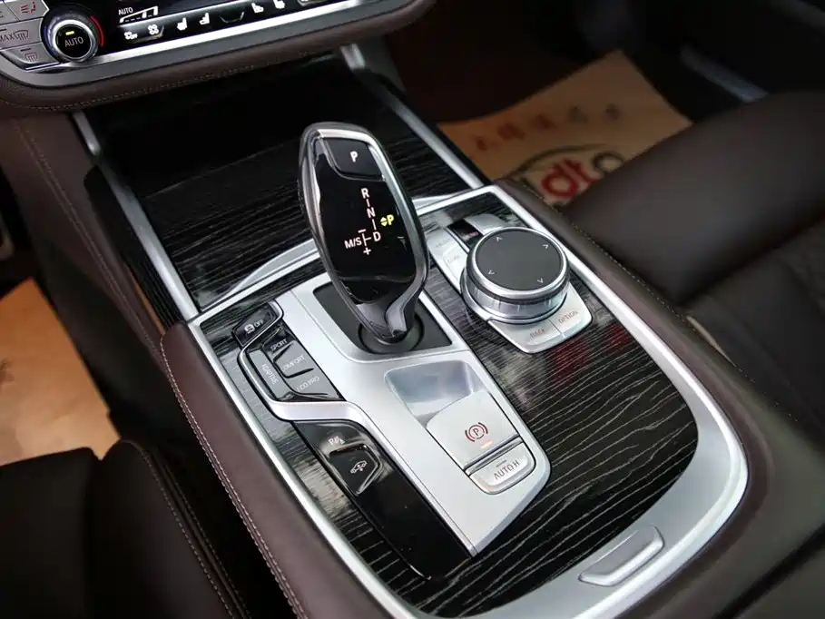 BMW 7 Series 2021 Model 730Li M Sport Package фото 13
