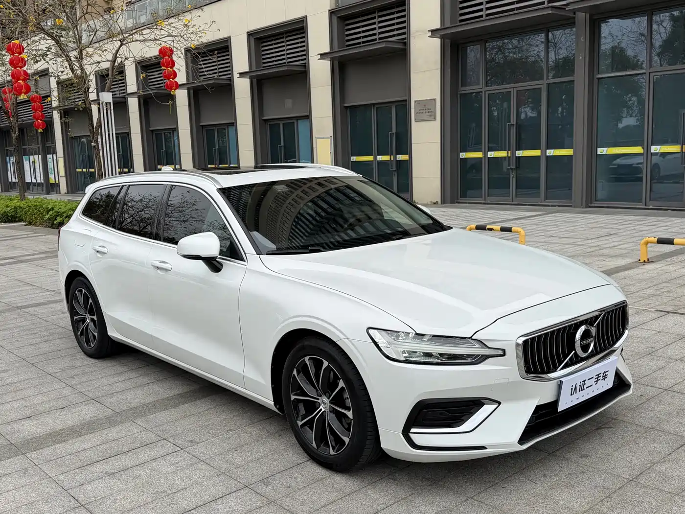 Volvo V60 2020 T4 Momentum Luxury фото 3