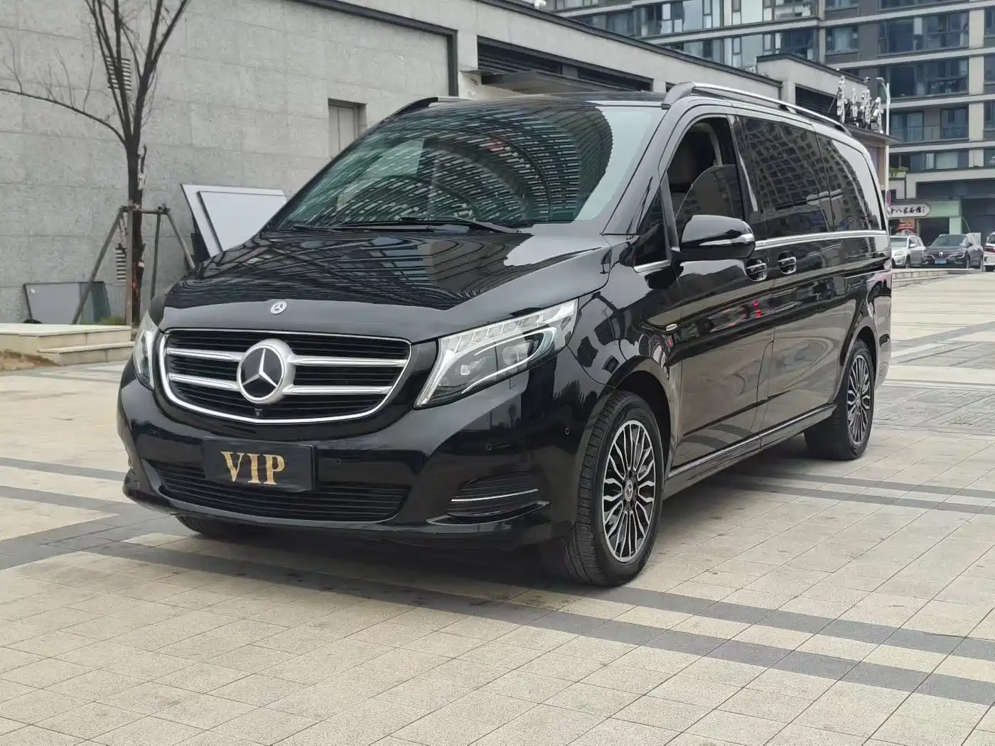 Mercedes-Benz V-Class 2018 V 260 L Premium Long Wheelbase Edition China VI