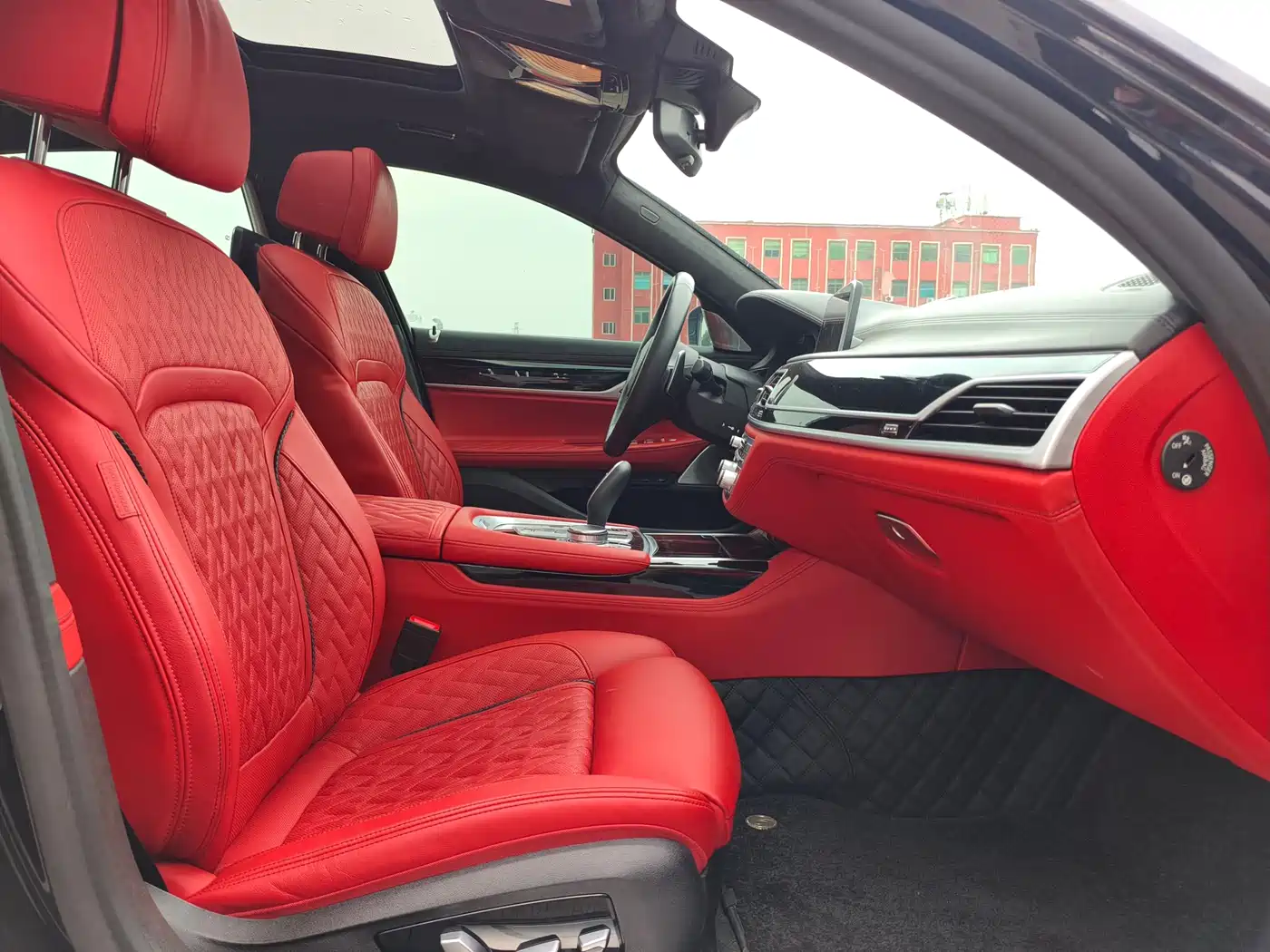 BMW 7 Series 2019 740Li xDrive Executive M Sport Package фото 14