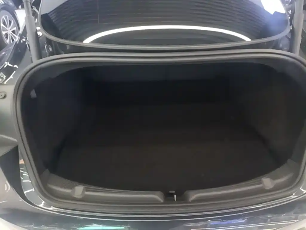 Фото 19 - Tesla Model 3