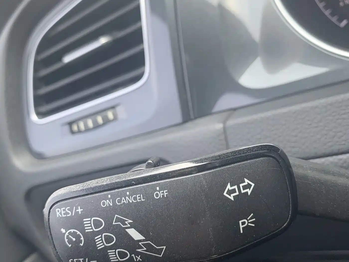 Volkswagen Golf 2016 230TSI Automatic Comfort фото 17