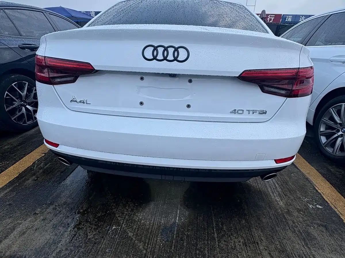 Photo 16 - Audi A4L