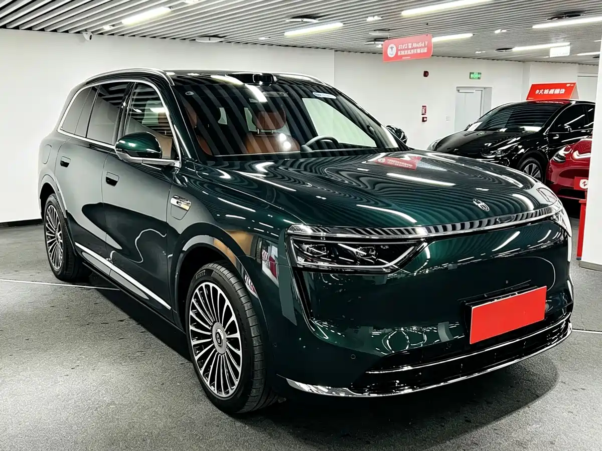 AITO Wenjie AITO M8 2025 Extended Range Ultra 53.4kWh 6-Seater фото 3
