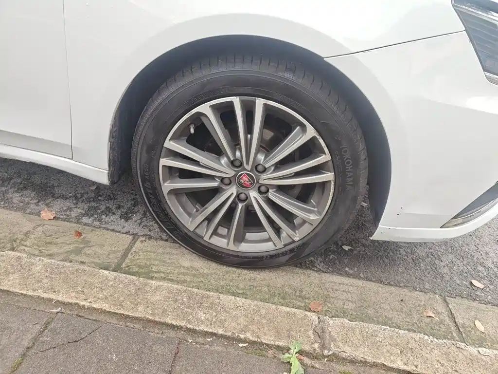 Фото 8 - Roewe i6