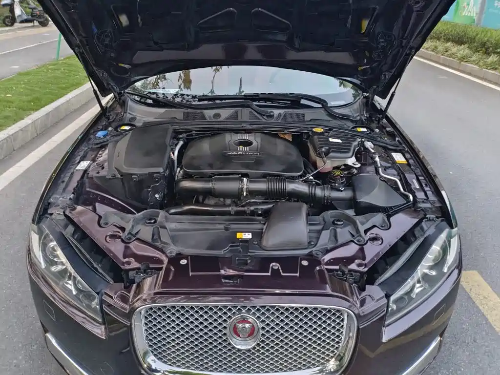 Jaguar XF 2015 2015 XF 2.0T Luxury Edition