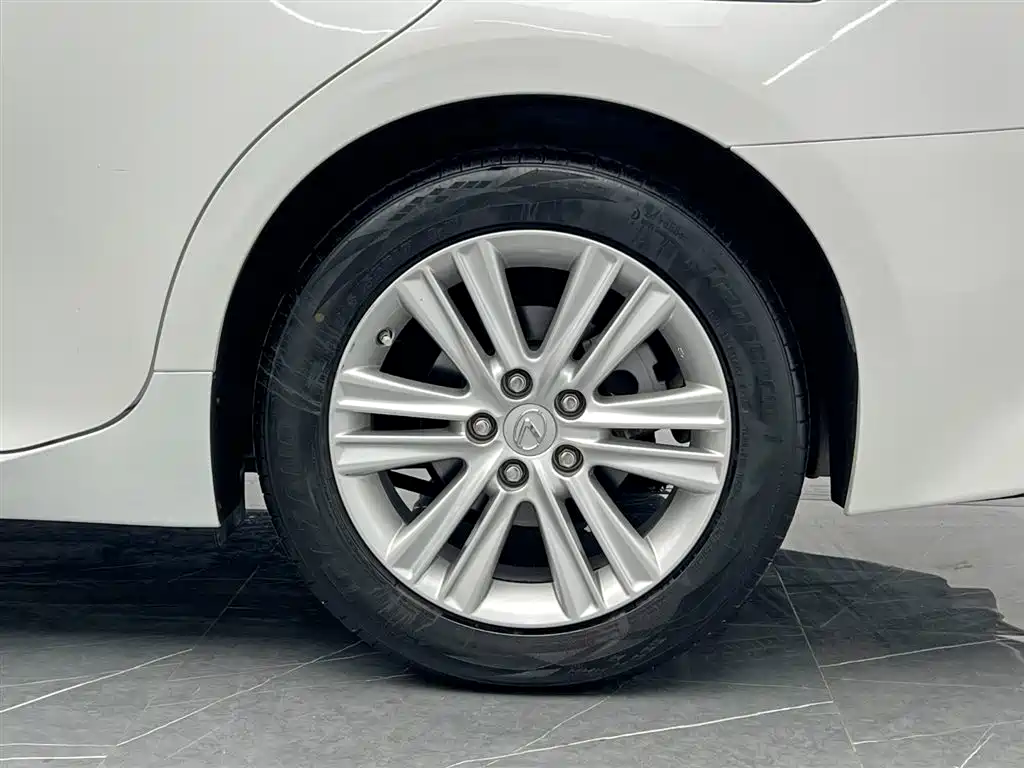 Lexus ES 2014 250 Elite Edition фото 24