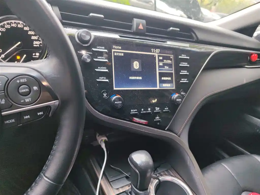 Toyota Camry 2018 2.5G Luxury Edition фото 6