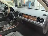 Фото 8 - Volkswagen Touareg