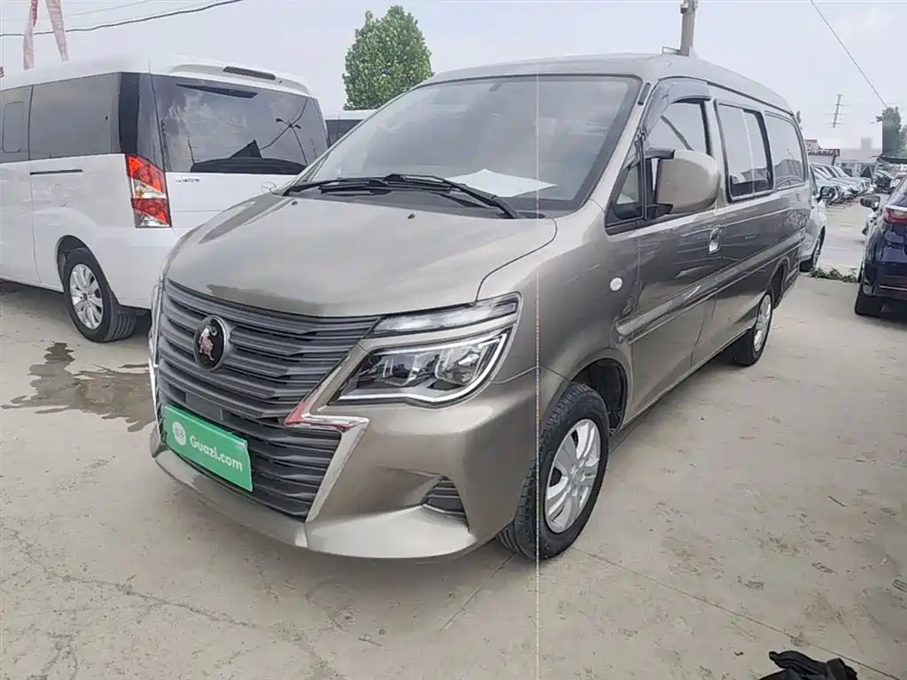 Dongfeng Fengxing Lingzhi 2023 M5L 1.6L Basic 7-seater