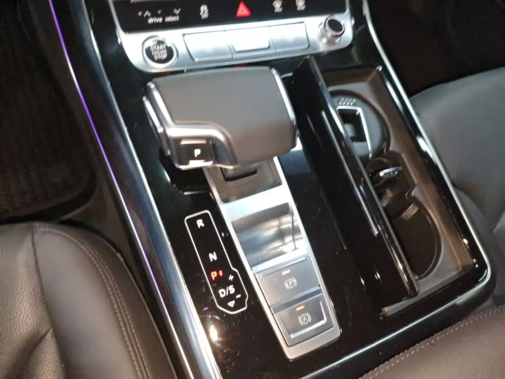 Audi Q8 2023 2022 55 TFSI Luxury Dynamic