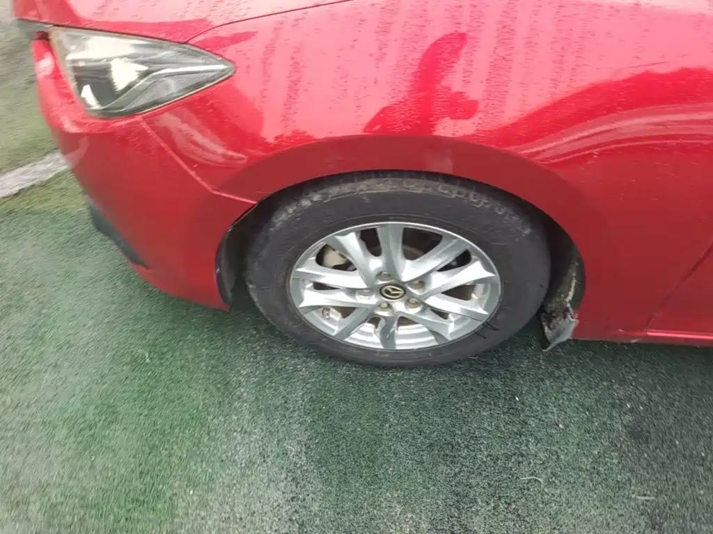 صورة 23 - Mazda Mazda 3