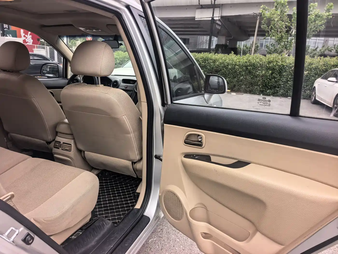 Kia Carens 2011 2.0L 7-Seater Automatic Luxury фото 9