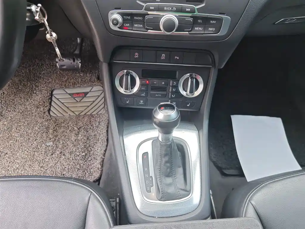 Audi Q3 2015 35 TFSI Comfort фото 10