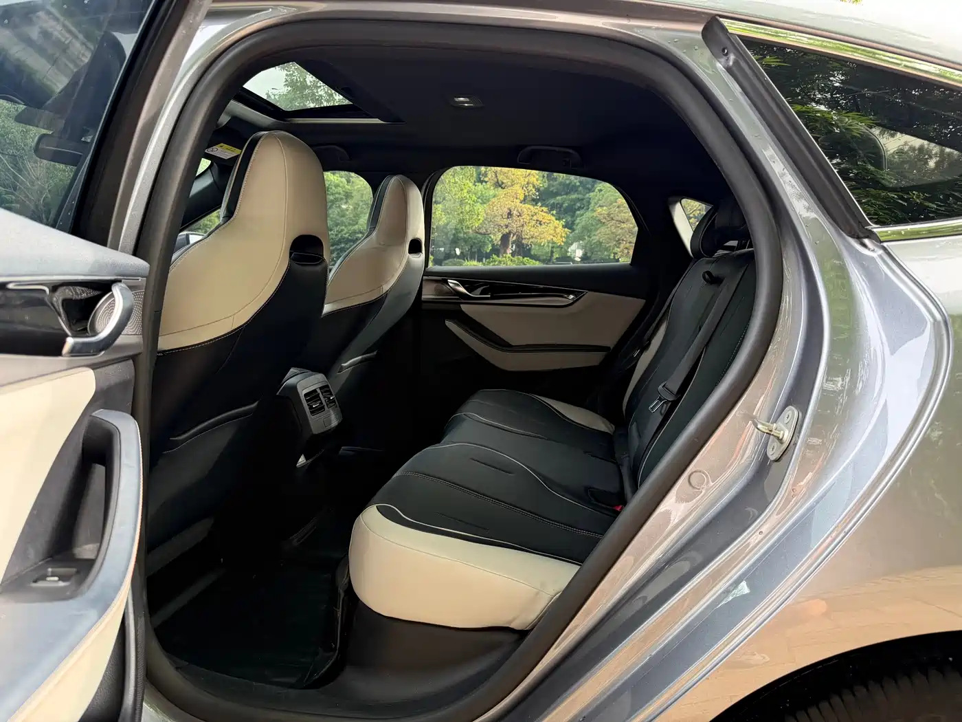 BYD Qin PLUS 2021 DM-i 55KM Flagship фото 5