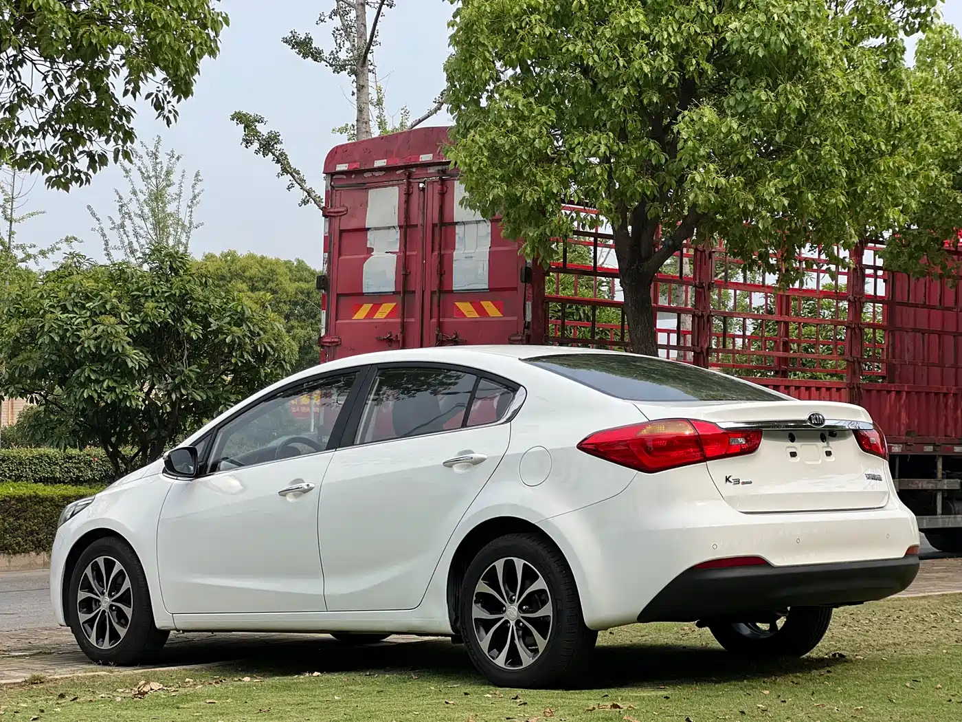 Kia K3 2013 1.6L Automatic GLS фото 9