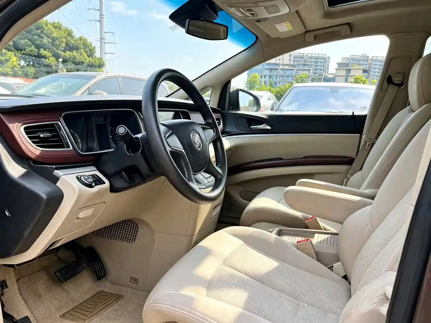 Buick GL8 2015 2.4L Luxury Business Exclusive Edition фото 9