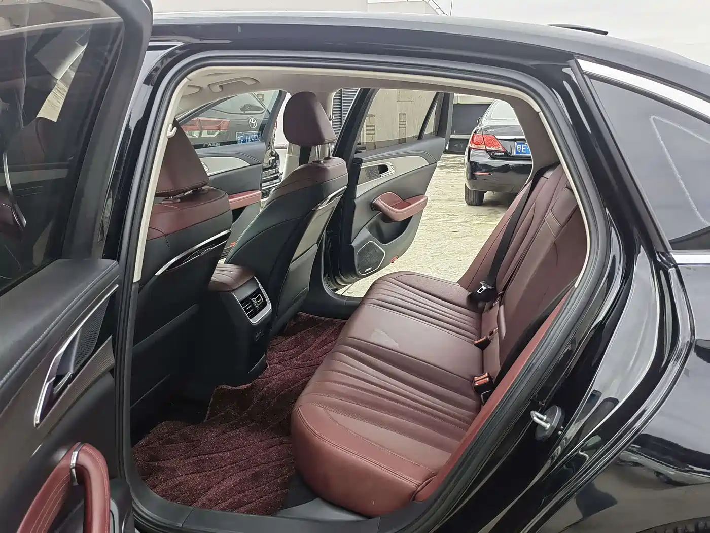 Hongqi H5 2023 1.5T DCT Smart Connect Flag Rhythm фото 10