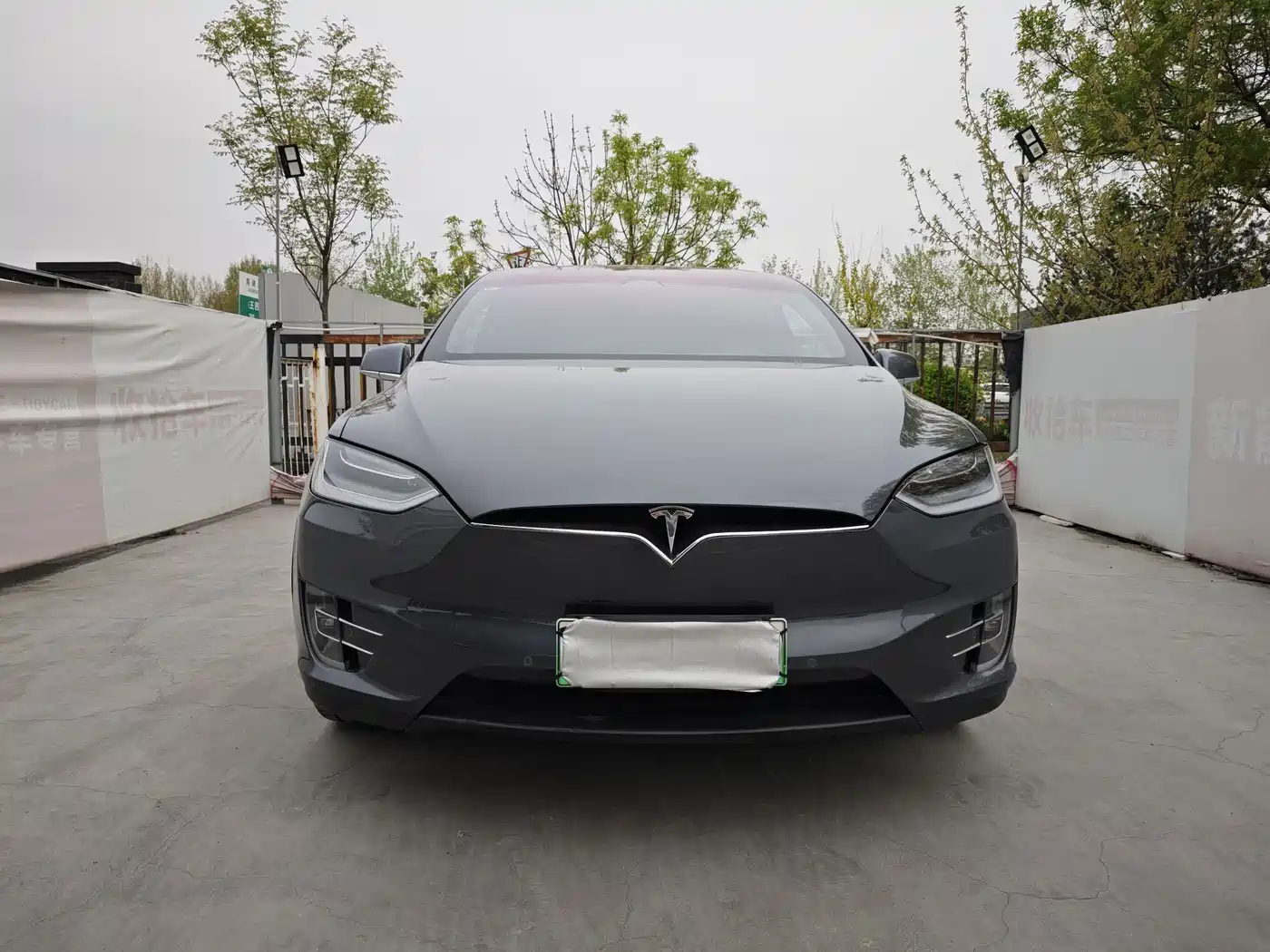 TESLA MODEL X