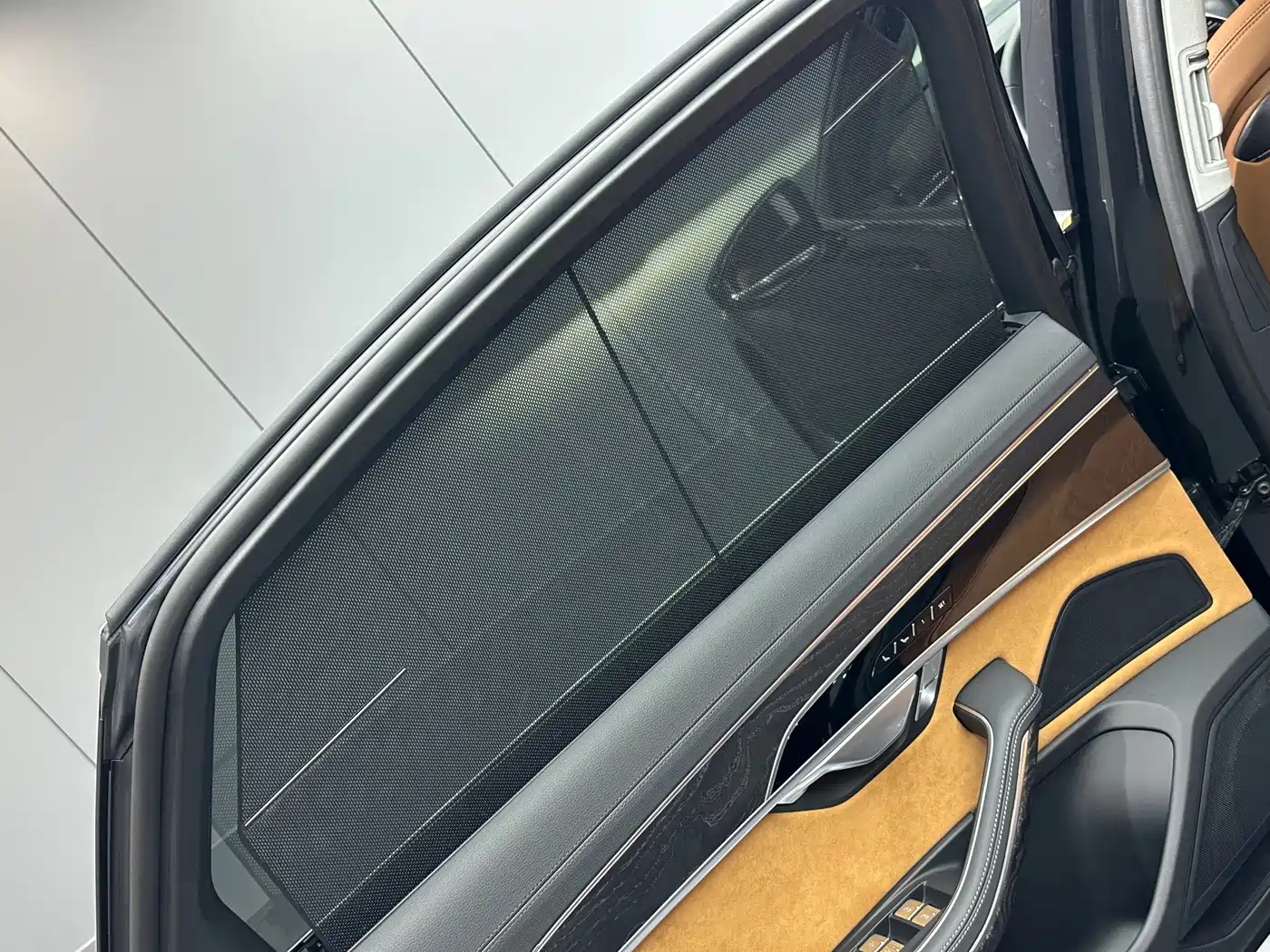 Фото 24 - Audi A8