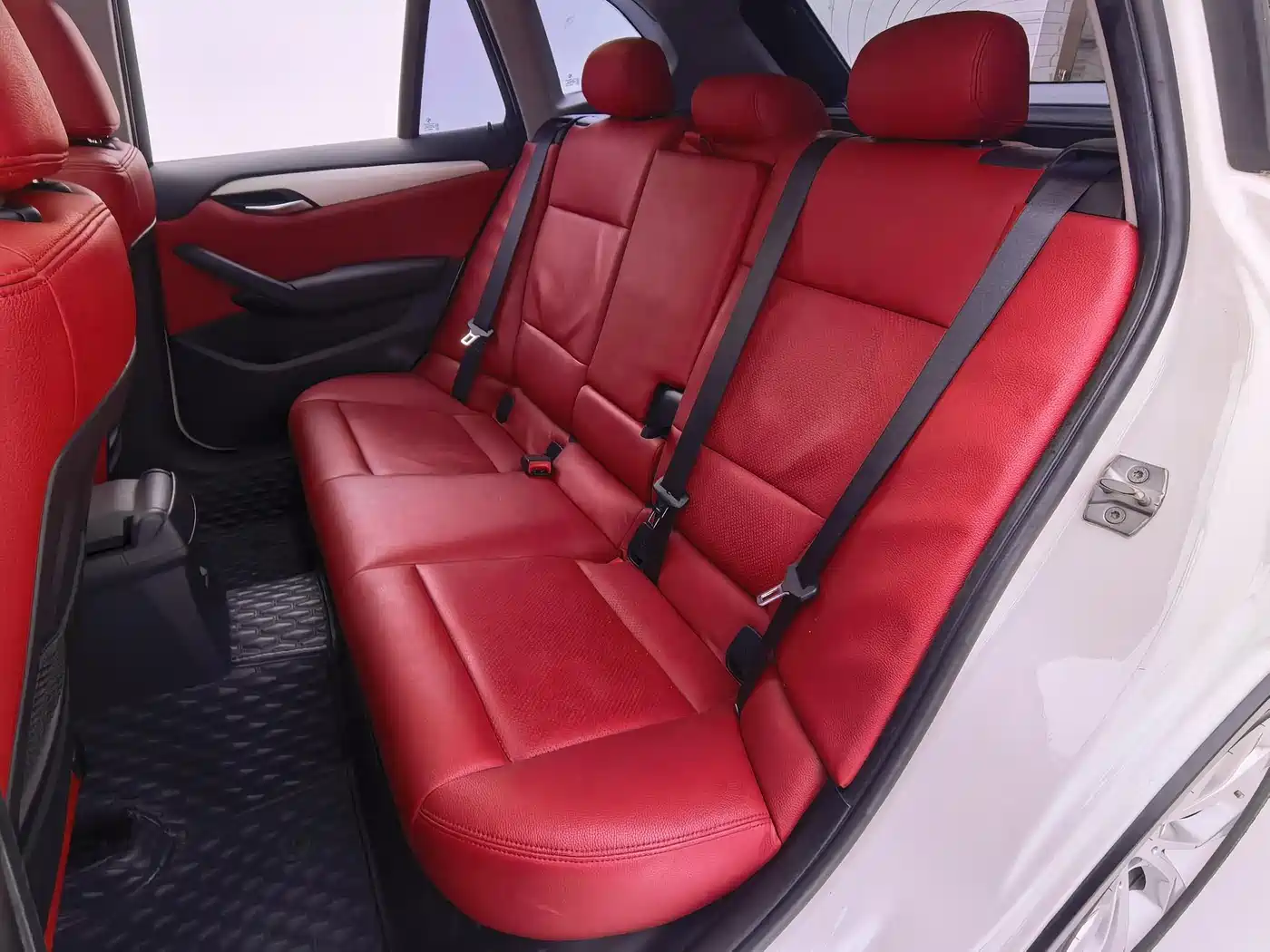 BMW X1 2014 sDrive18i Fashion Edition фото 11