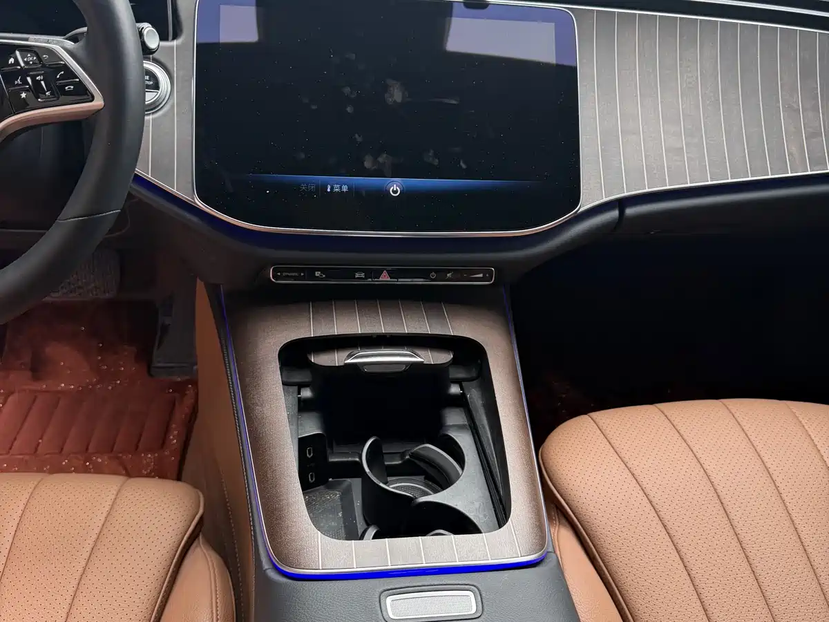 Mercedes-Benz E-Class 2024 E 300 L Fashion фото 7