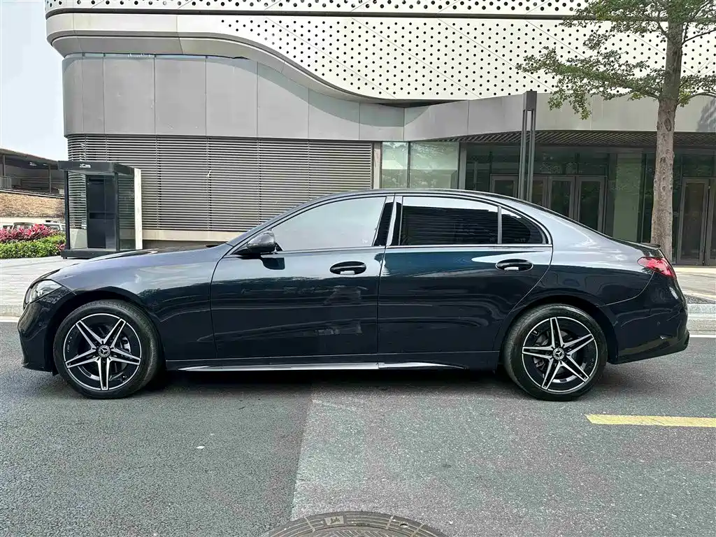 Mercedes-Benz C-Class 2024 C 260 L Night Edition Sport фото 10