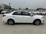 Фото 25 - Geely Vision