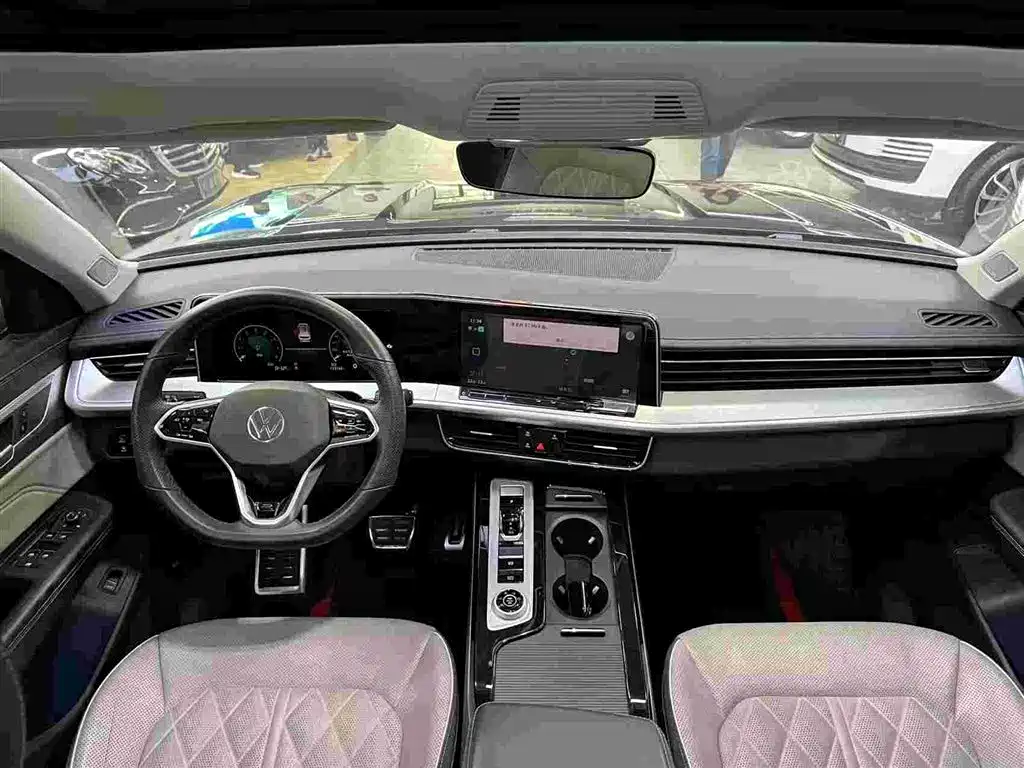 Volkswagen Talagon 2023 380TSI 4WD R-Line Launch Edition фото 5
