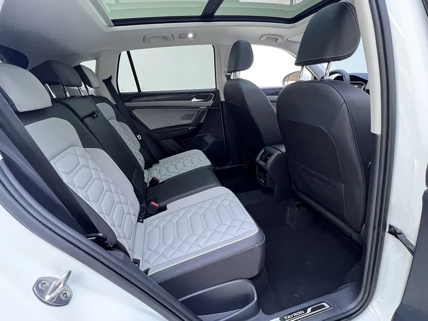 Volkswagen Tayron 2023 280TSI 2WD Luxury Plus Advanced Edition фото 24