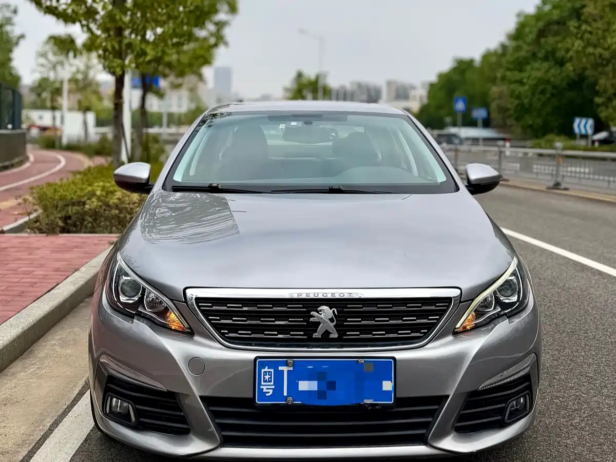 Peugeot 308 2016 230THP Automatic Luxury фото 2
