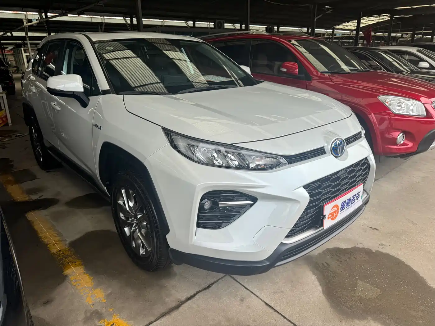 Toyota Wildlander 2026 2022 Hybrid 2.5L E-CVT FWD Luxury Edition