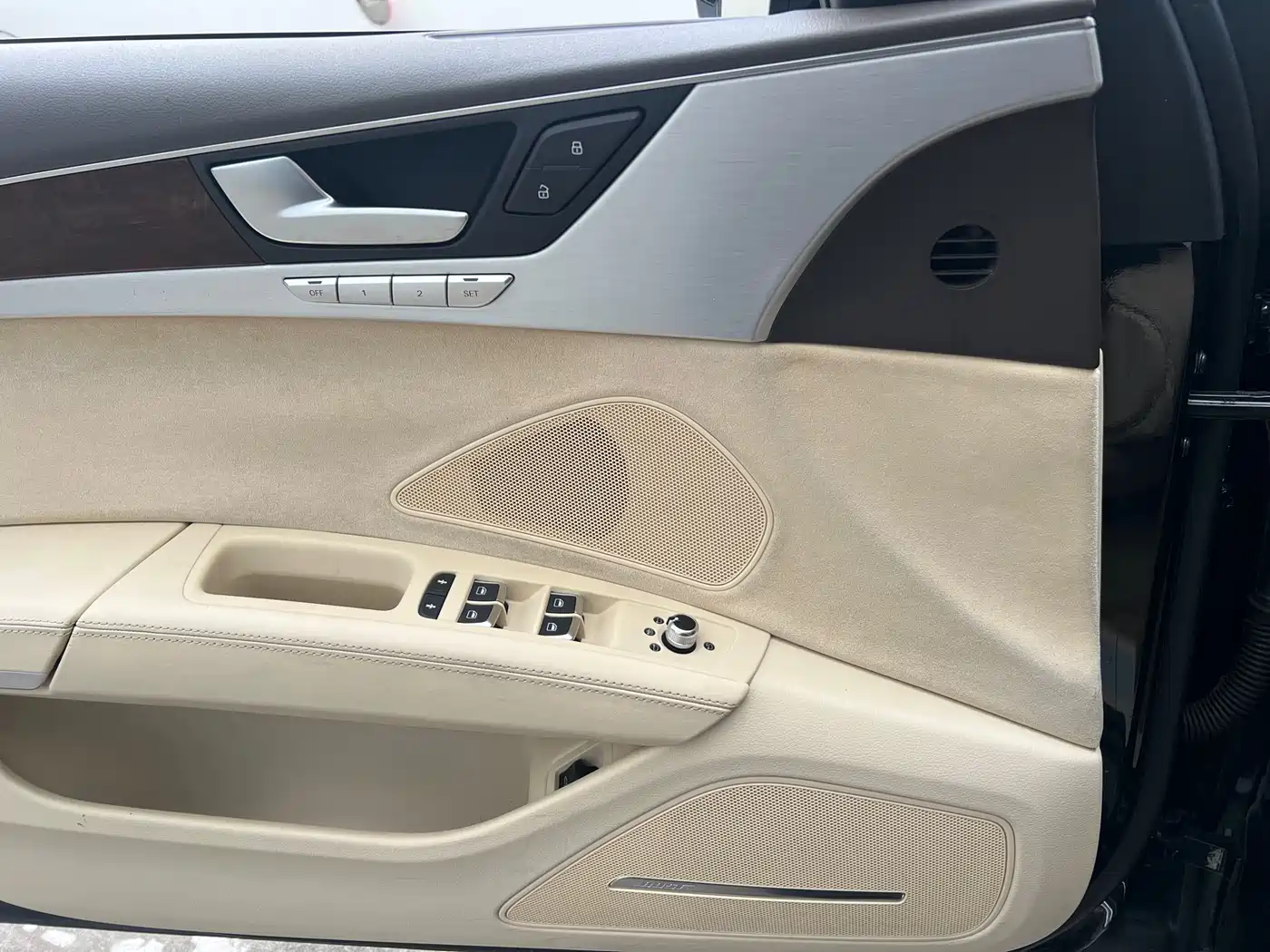 Audi A8 2012 A8L 45 TFSI quattro Luxury фото 19