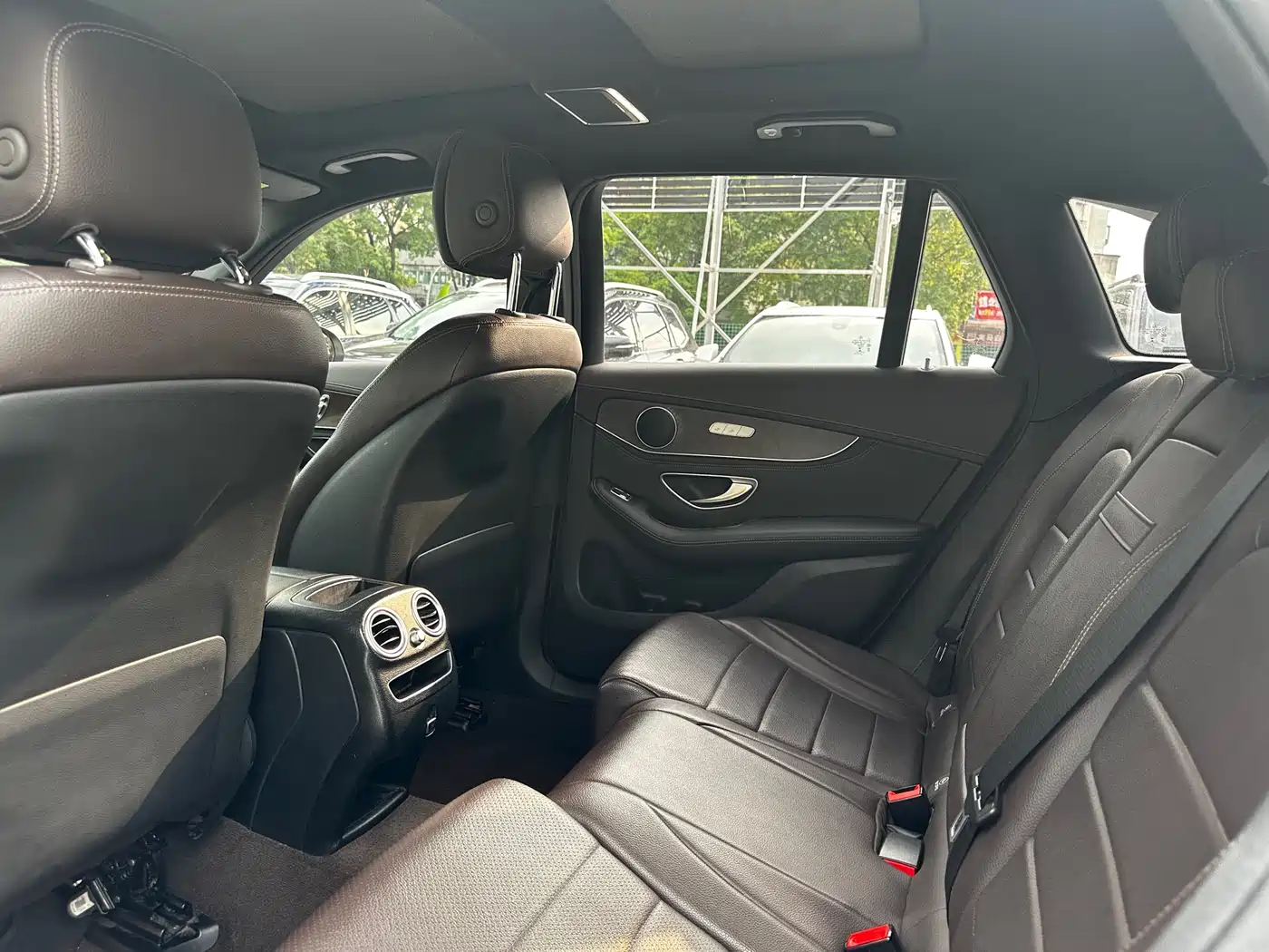 Mercedes-Benz GLC 2020 Facelift GLC 260 L 4MATIC Luxury фото 9
