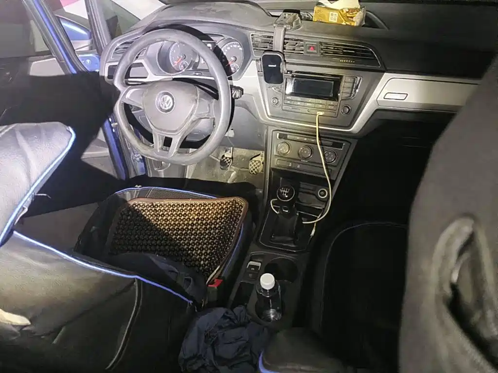 Photo 11 - Volkswagen Touran