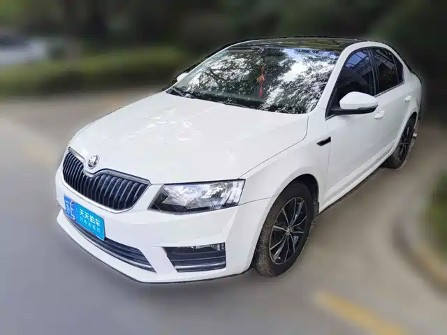  Škoda Octavia 2017 1.6L Automatic Smart Edition