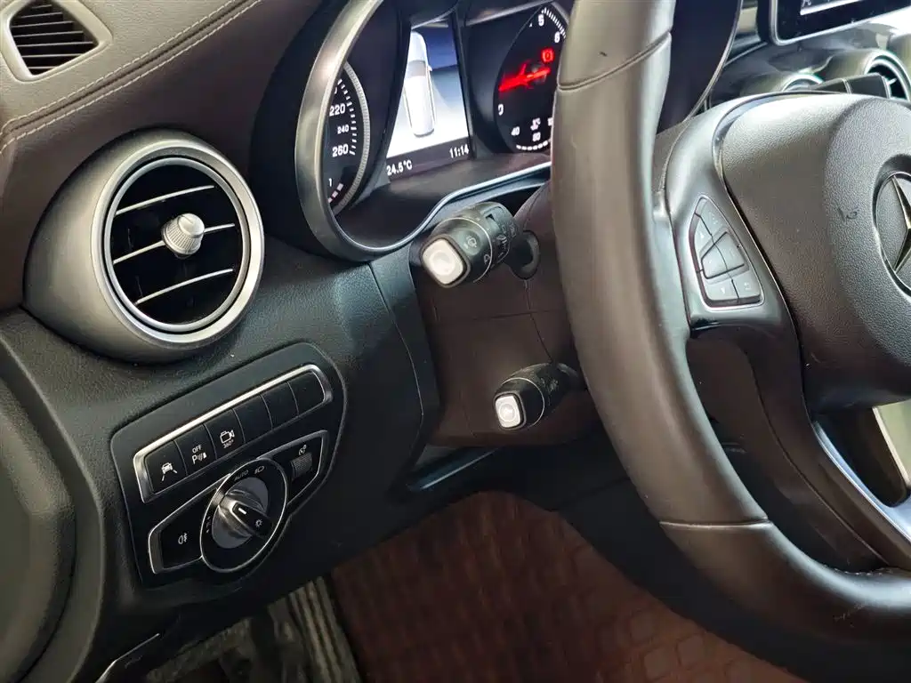 Mercedes-Benz GLC 2018 GLC 260 4MATIC Luxury фото 11
