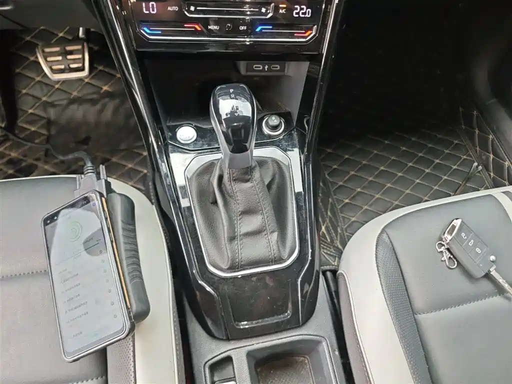 Volkswagen T-ROC 2023 300TSI DSG 2WD Dawn Edition фото 14