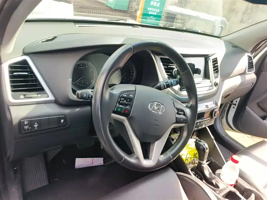 Hyundai Tucson 2015 1.6T Dual Clutch 2WD Smart фото 12