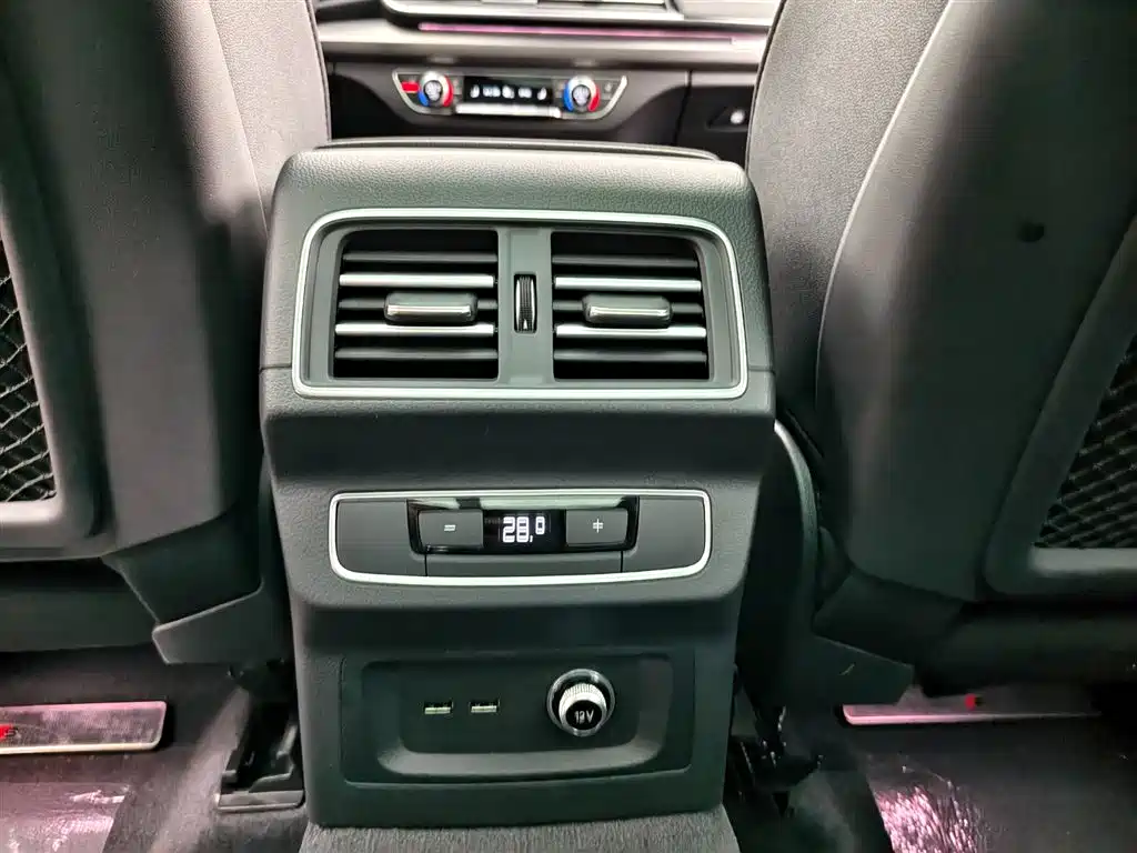 Audi Q5L 2023 40T Luxury Dynamic фото 12