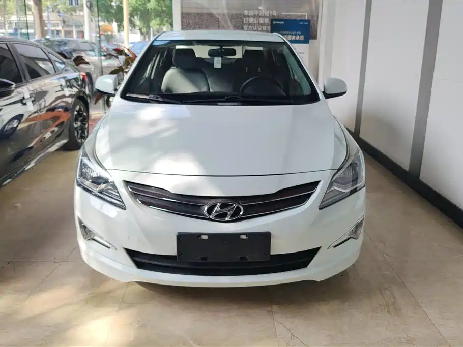 Hyundai Verna 2014 1.4L Automatic Smart GLS фото 2