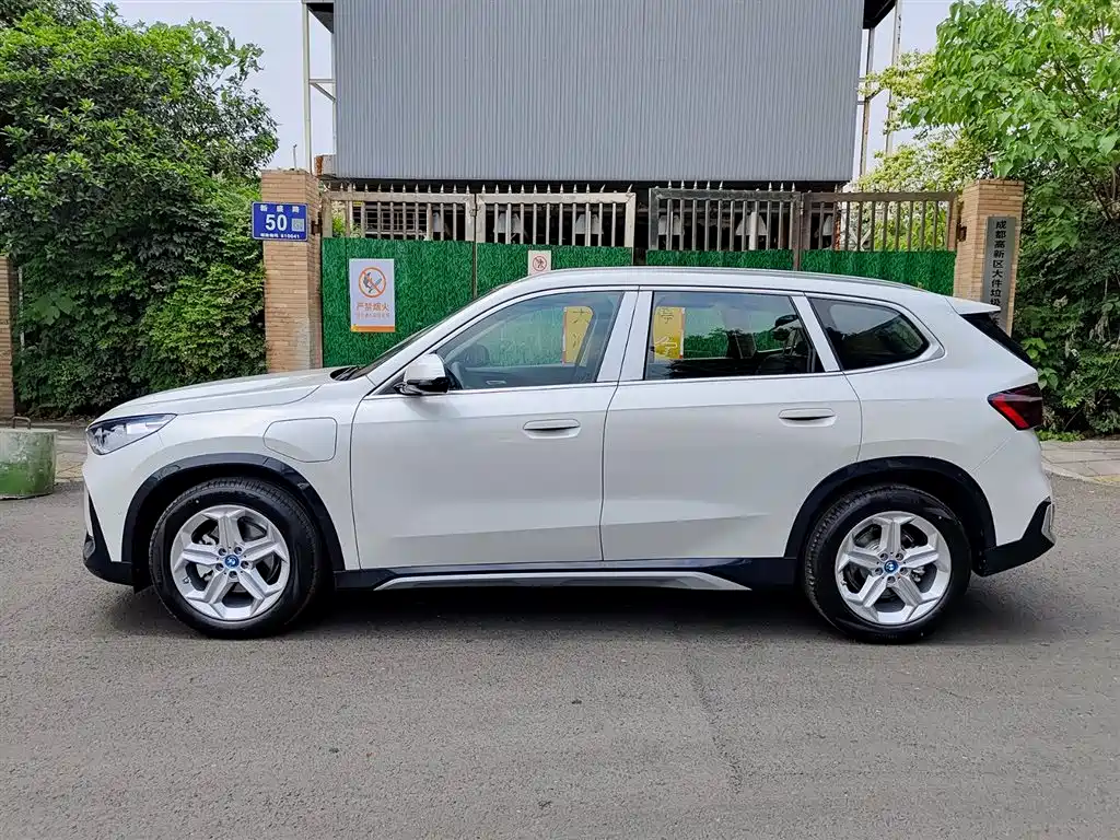 BMW iX1 2025 eDrive25L X Design Package фото 3