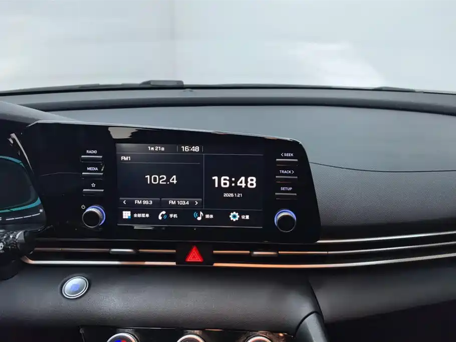 Hyundai Elantra 2023 1.5L CVT GLX Elite Edition фото 13