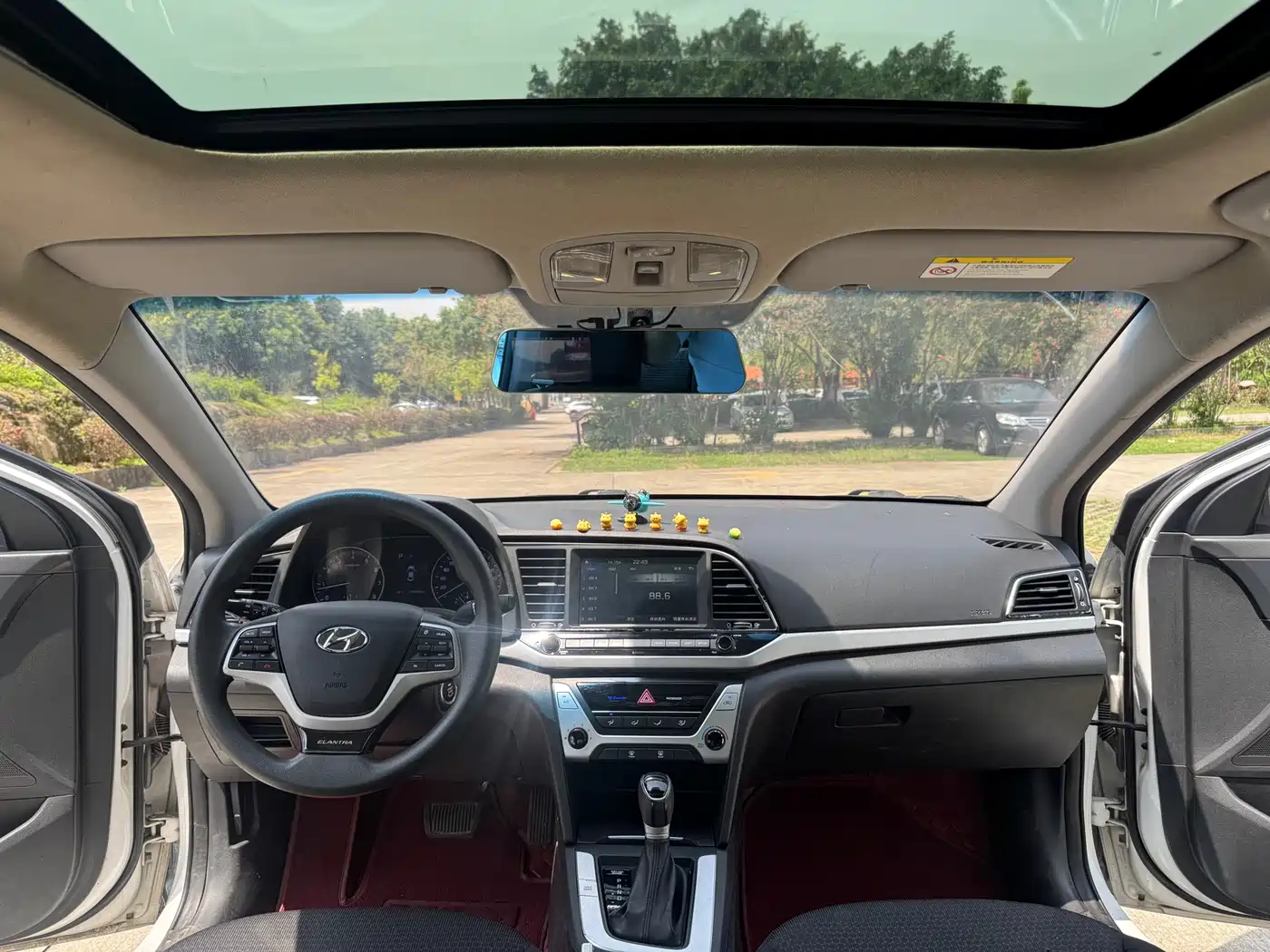 Hyundai Elantra 2016 Model 1.6L Automatic Smart Elite фото 9