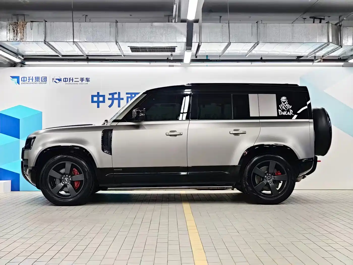 Land Rover Defender 2024 110 3.0T P400 X фото 3