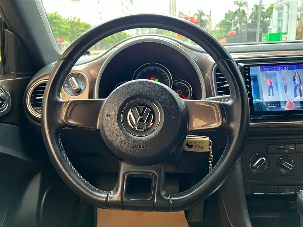 Volkswagen Beetle 2014 1.2TSI Fashion Edition фото 10