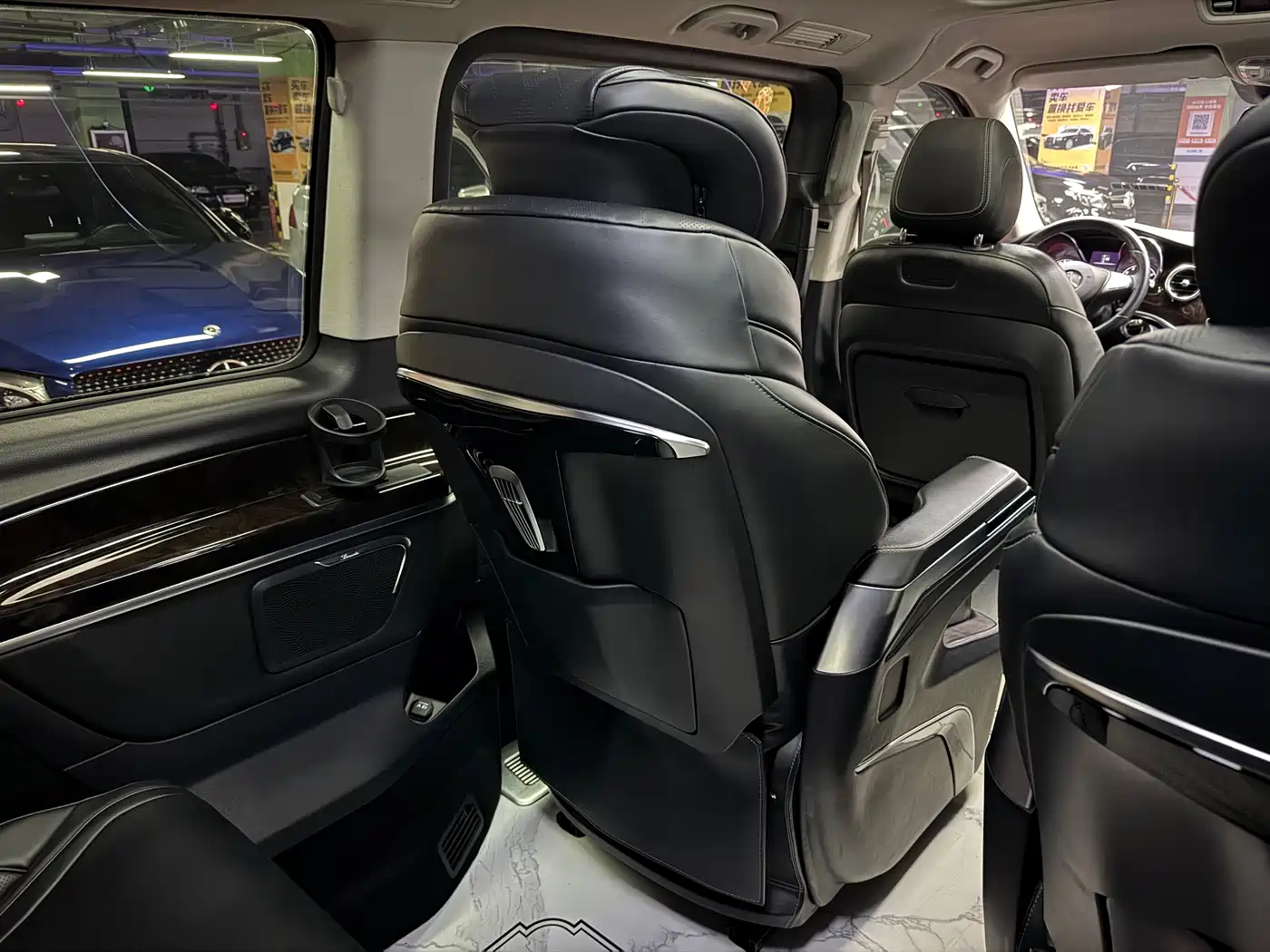 Mercedes-Benz V-Class 2018 V 260 L Premium Long Version China V фото 50
